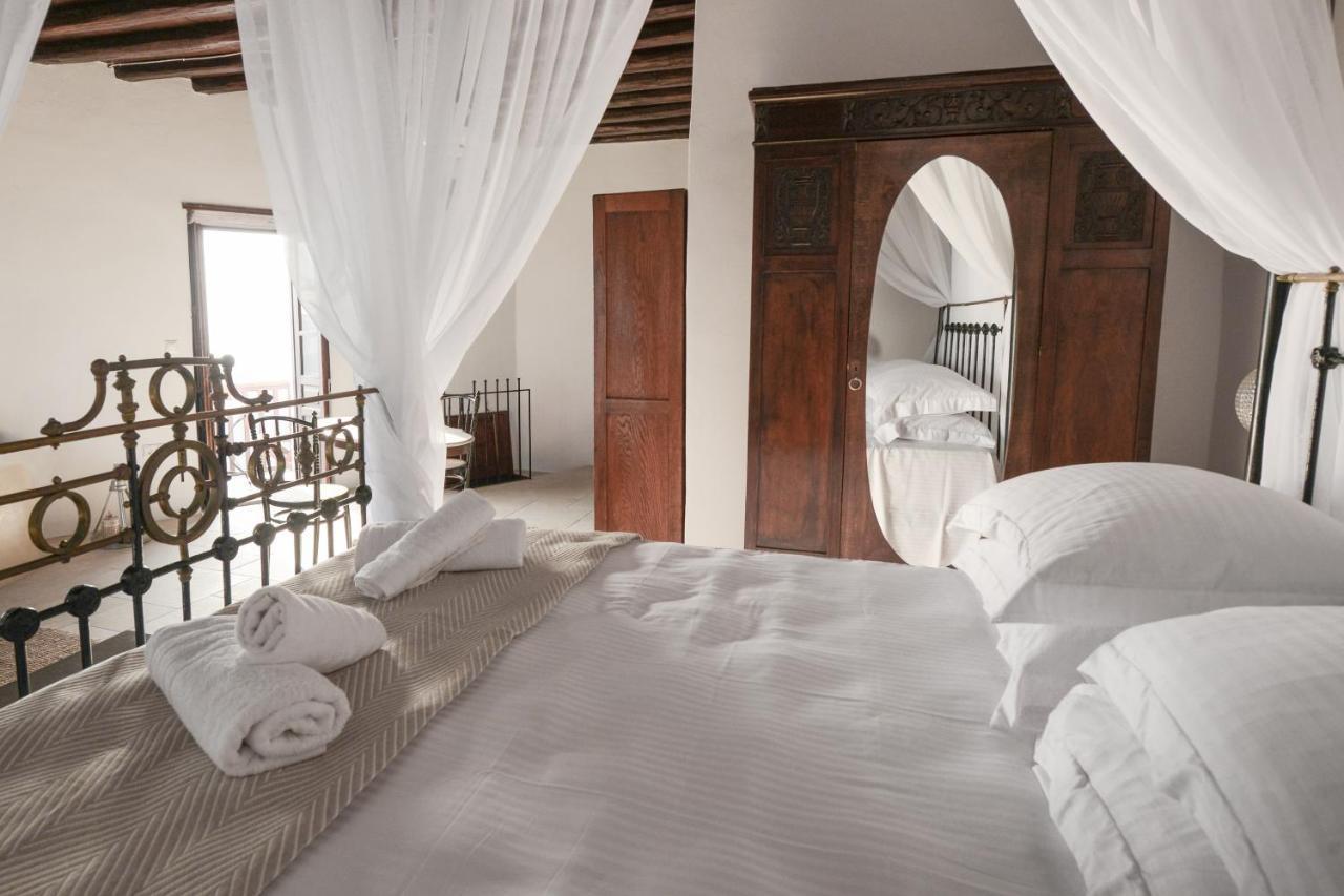 Castrum Traditional Sunset Suites Plaka  外观 照片