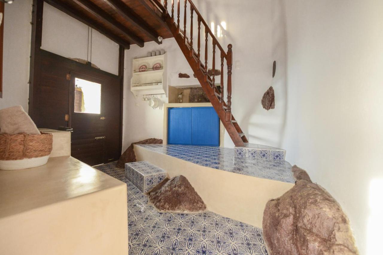 Castrum Traditional Sunset Suites Plaka  外观 照片